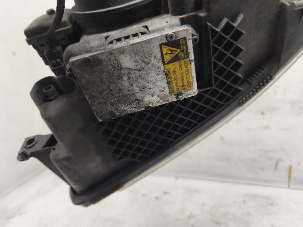 PHARE DROIT RENAULT  - Vue 4